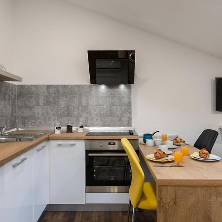 Hana - Attic Apartment In City Center พูลา ภายนอก รูปภาพ
